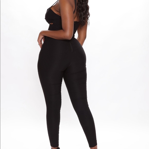 Black Jumpsuit. Brand NEW! With tags still on 🏷 - Picture 4 of 4